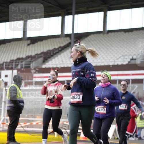 07.12.2025 - St. Pauli X-Mass-Run No. 15 Patografie http://msf.ph/oto/9373834 07.12.2025 12:06:52 Ziel 276, 339, 345, 1580, 1583, 1844, 1846, 3689, 3692, 4017, 4018, 4033, 4143, 4314, 4328, 4342, 4345, 4346, 4360, 4361, 4390, 4416, 4725 meine-sportfotos.de