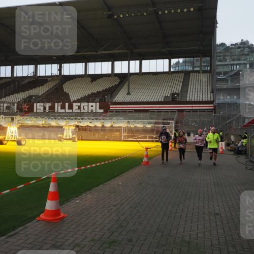 07.12.2025 - St. Pauli X-Mass-Run No. 15 Fabian Wolf http://msf.ph/oto/9373837 07.12.2025 09:57:26 Ziel 632, 1292, 1293, 1377, 1395, 2678, 4032 meine-sportfotos.de