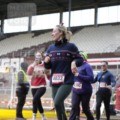 07.12.2025 - St. Pauli X-Mass-Run No. 15 Patografie http://msf.ph/oto/9373838 07.12.2025 12:06:52 Ziel 276, 339, 345, 1580, 1583, 1844, 1846, 3689, 3692, 4017, 4018, 4033, 4143, 4314, 4328, 4342, 4345, 4346, 4360, 4361, 4390, 4416, 4725 meine-sportfotos.de
