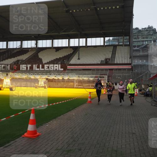 07.12.2025 - St. Pauli X-Mass-Run No. 15 Fabian Wolf http://msf.ph/oto/9373841 07.12.2025 09:57:27 Ziel 632, 1292, 1293, 1377, 1395, 2678, 4032 meine-sportfotos.de