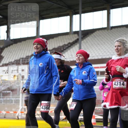 07.12.2025 - St. Pauli X-Mass-Run No. 15 Patografie http://msf.ph/oto/9373846 07.12.2025 12:06:56 Ziel 276, 1580, 1583, 1844, 1846, 3456, 3689, 3692, 4017, 4018, 4033, 4143, 4314, 4328, 4342, 4360, 4361, 4390, 4725 meine-sportfotos.de