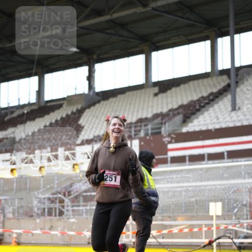 07.12.2025 - St. Pauli X-Mass-Run No. 15 Patografie http://msf.ph/oto/9373861 07.12.2025 12:07:05 Ziel 1580, 1583, 1958, 3251, 3262, 3456, 4017, 4018, 4033, 4314, 4328, 4360, 4361, 4390, 4725 meine-sportfotos.de