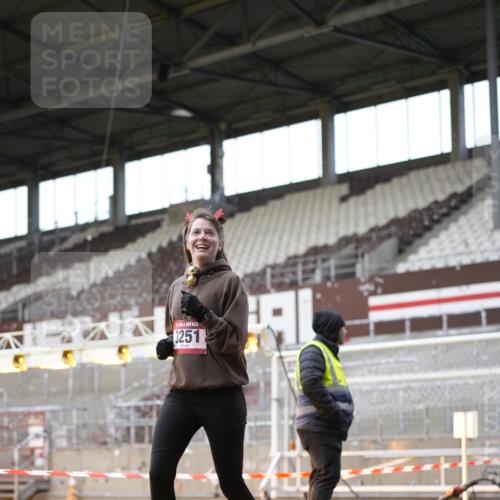 07.12.2025 - St. Pauli X-Mass-Run No. 15 Patografie http://msf.ph/oto/9373863 07.12.2025 12:07:05 Ziel 1580, 1583, 1958, 3251, 3262, 3456, 4017, 4018, 4033, 4314, 4328, 4360, 4361, 4390, 4725 meine-sportfotos.de