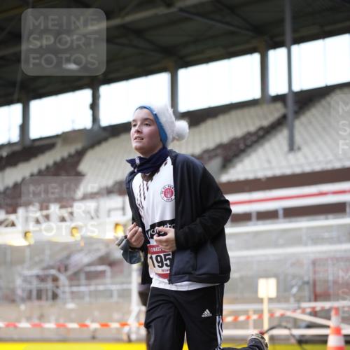 07.12.2025 - St. Pauli X-Mass-Run No. 15 Patografie http://msf.ph/oto/9373872 07.12.2025 12:07:10 Ziel 1580, 1583, 1958, 3251, 3262, 3456, 4238, 4314, 4328, 4360, 4361 meine-sportfotos.de