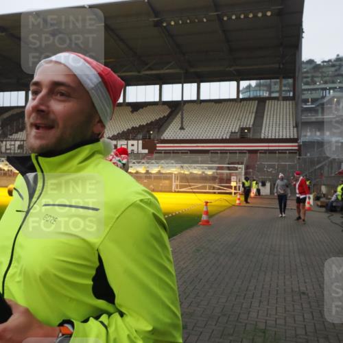 07.12.2025 - St. Pauli X-Mass-Run No. 15 Fabian Wolf http://msf.ph/oto/9373873 07.12.2025 09:57:30 Ziel 632, 1292, 1293, 1377, 1395, 2678 meine-sportfotos.de