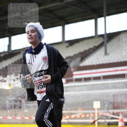 07.12.2025 - St. Pauli X-Mass-Run No. 15 Patografie http://msf.ph/oto/9373874 07.12.2025 12:07:10 Ziel 1580, 1583, 1958, 3251, 3262, 3456, 4238, 4314, 4328, 4360, 4361 meine-sportfotos.de