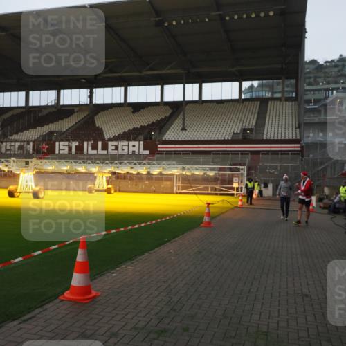 07.12.2025 - St. Pauli X-Mass-Run No. 15 Fabian Wolf http://msf.ph/oto/9373877 07.12.2025 09:57:31 Ziel 632, 1292, 1293, 1377, 1395, 2678 meine-sportfotos.de