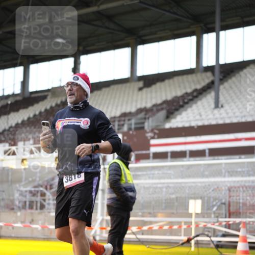 07.12.2025 - St. Pauli X-Mass-Run No. 15 Patografie http://msf.ph/oto/9373882 07.12.2025 12:07:17 Ziel 1958, 1959, 3251, 3262, 3708, 3711, 3728, 3818, 3819, 4238 meine-sportfotos.de