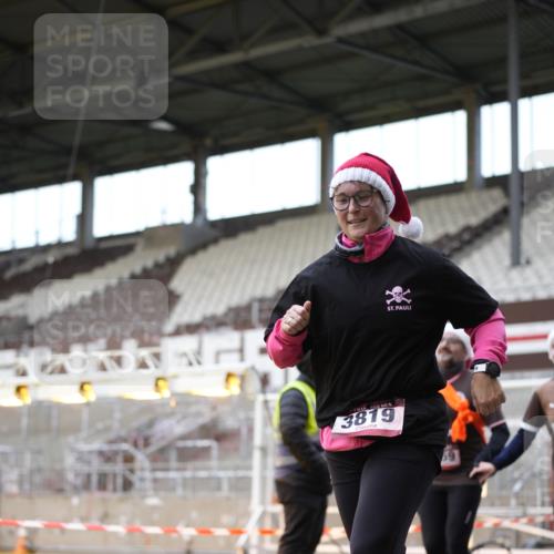 07.12.2025 - St. Pauli X-Mass-Run No. 15 Patografie http://msf.ph/oto/9373884 07.12.2025 12:07:18 Ziel 1958, 1959, 3251, 3262, 3708, 3709, 3710, 3711, 3728, 3818, 3819, 4238 meine-sportfotos.de
