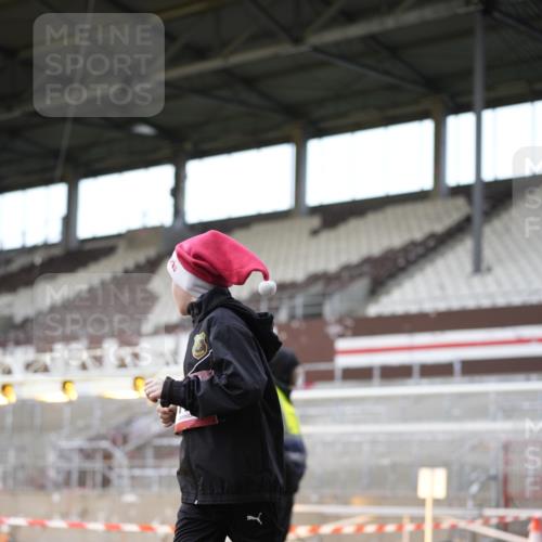 07.12.2025 - St. Pauli X-Mass-Run No. 15 Patografie http://msf.ph/oto/9373895 07.12.2025 12:07:21 Ziel 1958, 1959, 3262, 3708, 3709, 3710, 3711, 3726, 3728, 3818, 3819, 4238, 4755 meine-sportfotos.de