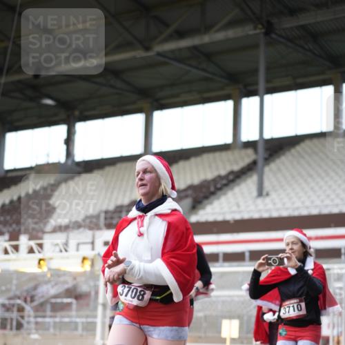 07.12.2025 - St. Pauli X-Mass-Run No. 15 Patografie http://msf.ph/oto/9373904 07.12.2025 12:07:23 Ziel 1958, 1959, 3348, 3708, 3709, 3710, 3711, 3726, 3728, 3818, 3819, 4238, 4755 meine-sportfotos.de