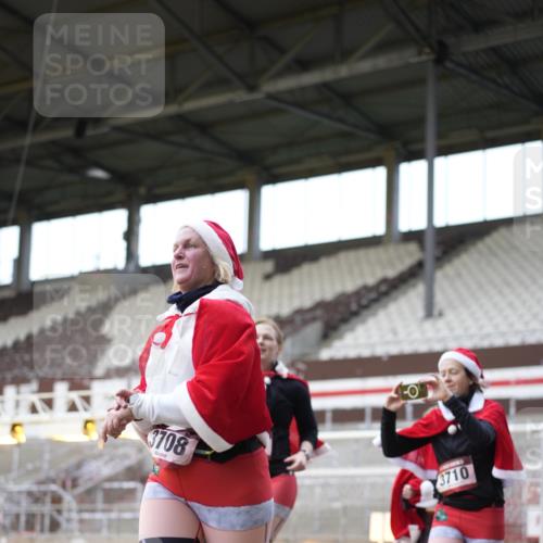 07.12.2025 - St. Pauli X-Mass-Run No. 15 Patografie http://msf.ph/oto/9373906 07.12.2025 12:07:24 Ziel 1958, 1959, 3348, 3708, 3709, 3710, 3711, 3726, 3728, 3818, 3819, 4238, 4724, 4755 meine-sportfotos.de