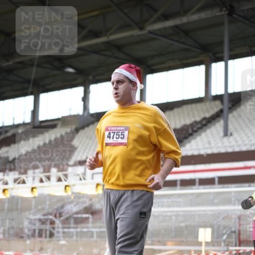 07.12.2025 - St. Pauli X-Mass-Run No. 15 Patografie http://msf.ph/oto/9373910 07.12.2025 12:07:27 Ziel 1959, 3348, 3666, 3708, 3709, 3710, 3711, 3726, 3728, 3818, 3819, 4724, 4755 meine-sportfotos.de
