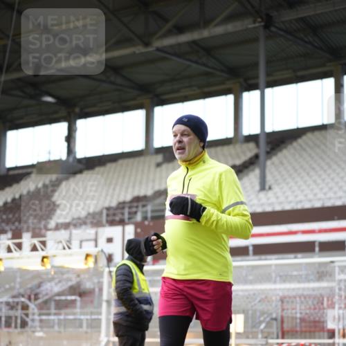 07.12.2025 - St. Pauli X-Mass-Run No. 15 Patografie http://msf.ph/oto/9373916 07.12.2025 12:07:28 Ziel 1959, 3348, 3666, 3708, 3709, 3710, 3711, 3726, 3728, 3818, 3819, 4724, 4755 meine-sportfotos.de