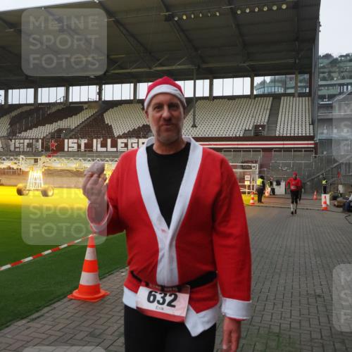 07.12.2025 - St. Pauli X-Mass-Run No. 15 Fabian Wolf http://msf.ph/oto/9373925 07.12.2025 09:57:40 Ziel 632, 1292, 1293, 1377, 1395, 2678, 2984, 4030 meine-sportfotos.de