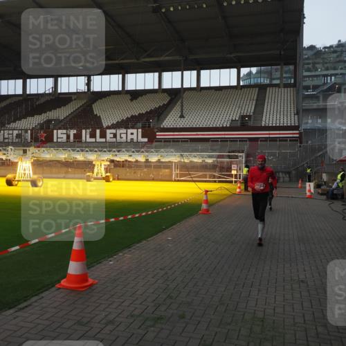 07.12.2025 - St. Pauli X-Mass-Run No. 15 Fabian Wolf http://msf.ph/oto/9373933 07.12.2025 09:57:43 Ziel 1292, 1293, 1377, 1395, 2678, 2984, 4030 meine-sportfotos.de