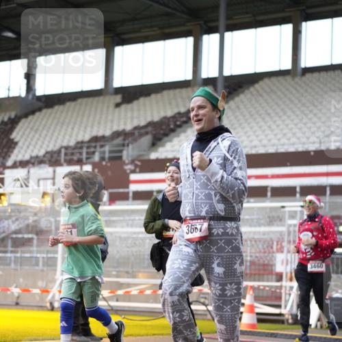 07.12.2025 - St. Pauli X-Mass-Run No. 15 Patografie http://msf.ph/oto/9373937 07.12.2025 12:07:38 Ziel 3348, 3460, 3666, 3667, 3691, 3709, 3710, 3726, 3739, 3816, 4210, 4332, 4724, 4730, 4755, 4786, 4791, 4792 meine-sportfotos.de