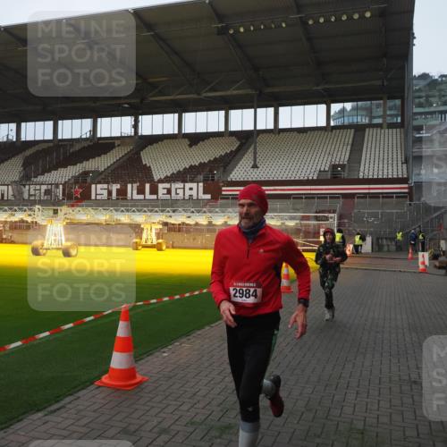 07.12.2025 - St. Pauli X-Mass-Run No. 15 Fabian Wolf http://msf.ph/oto/9373951 07.12.2025 09:57:45 Ziel 2678, 2984, 4030 meine-sportfotos.de