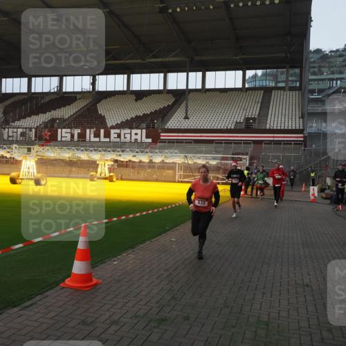 07.12.2025 - St. Pauli X-Mass-Run No. 15 Fabian Wolf http://msf.ph/oto/9374032 07.12.2025 09:58:35 Ziel 238, 261, 483, 532, 1003, 1115, 1173, 1528, 1603, 1782, 1785, 2205, 2392, 3308, 4031, 4206 meine-sportfotos.de