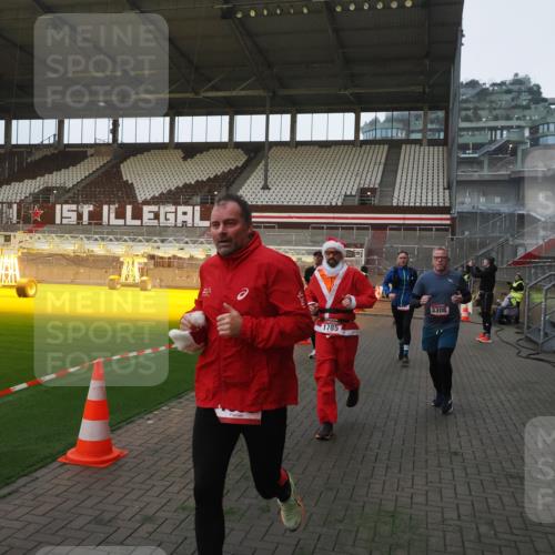 07.12.2025 - St. Pauli X-Mass-Run No. 15 Fabian Wolf http://msf.ph/oto/9374044 07.12.2025 09:58:40 Ziel 483, 532, 1003, 1115, 1528, 1542, 1603, 1782, 1785, 2392, 3308, 4031 meine-sportfotos.de