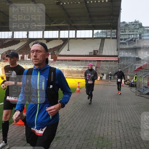 07.12.2025 - St. Pauli X-Mass-Run No. 15 Fabian Wolf http://msf.ph/oto/9374058 07.12.2025 09:58:43 Ziel 483, 532, 655, 1003, 1115, 1528, 1542, 1603, 1782, 1785, 2392, 3308 meine-sportfotos.de
