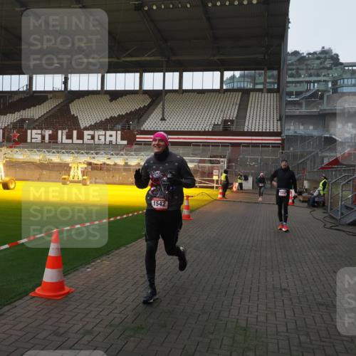 07.12.2025 - St. Pauli X-Mass-Run No. 15 Fabian Wolf http://msf.ph/oto/9374063 07.12.2025 09:58:44 Ziel 483, 532, 655, 1003, 1115, 1528, 1542, 1603, 1782, 1785, 2392, 3308 meine-sportfotos.de