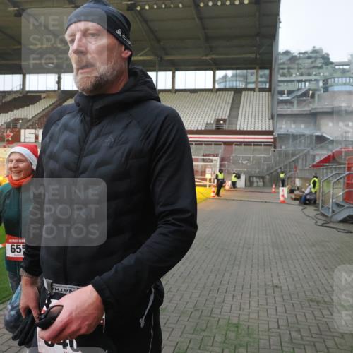 07.12.2025 - St. Pauli X-Mass-Run No. 15 Fabian Wolf http://msf.ph/oto/9374084 07.12.2025 09:58:50 Ziel 532, 655, 1003, 1115, 1528, 1542, 1782, 1785, 2392, 3308 meine-sportfotos.de
