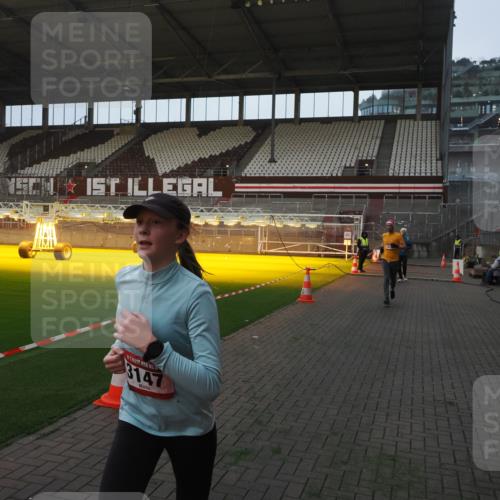07.12.2025 - St. Pauli X-Mass-Run No. 15 Fabian Wolf http://msf.ph/oto/9374092 07.12.2025 09:59:03 Ziel 655, 2529, 3147, 3345 meine-sportfotos.de
