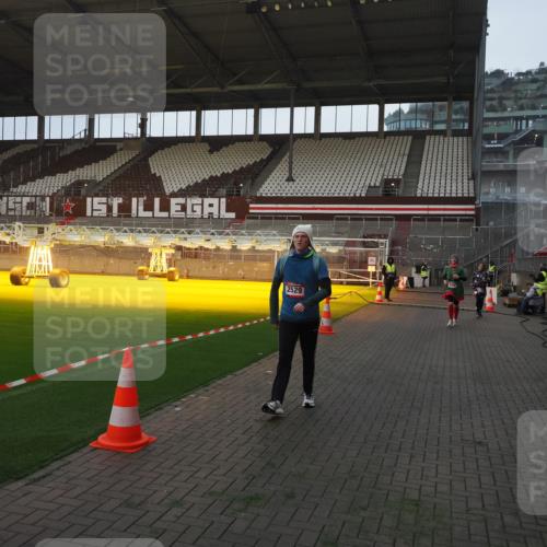 07.12.2025 - St. Pauli X-Mass-Run No. 15 Fabian Wolf http://msf.ph/oto/9374104 07.12.2025 09:59:11 Ziel 939, 1120, 2529, 3147, 3345 meine-sportfotos.de