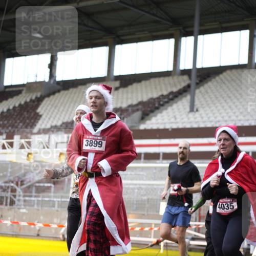 07.12.2025 - St. Pauli X-Mass-Run No. 15 Patografie http://msf.ph/oto/9374117 07.12.2025 12:07:49 Ziel 587, 849, 850, 1899, 2953, 2954, 3460, 3667, 3668, 3691, 3739, 3816, 3898, 3899, 4035, 4210, 4332, 4393, 4395, 4722, 4730, 4786, 4791, 4792 meine-sportfotos.de