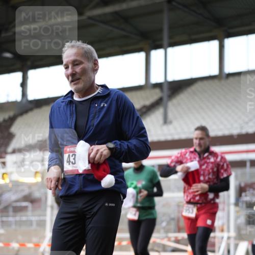 07.12.2025 - St. Pauli X-Mass-Run No. 15 Patografie http://msf.ph/oto/9374130 07.12.2025 12:07:53 Ziel 587, 849, 850, 1899, 2953, 2954, 3460, 3667, 3668, 3691, 3816, 3898, 3899, 4035, 4210, 4393, 4395, 4722, 4730 meine-sportfotos.de