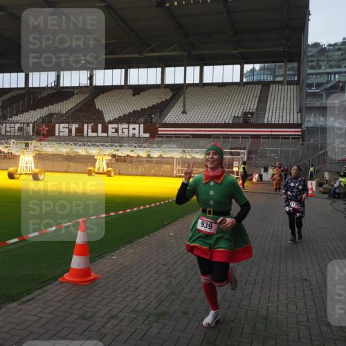 07.12.2025 - St. Pauli X-Mass-Run No. 15 Fabian Wolf http://msf.ph/oto/9374131 07.12.2025 09:59:15 Ziel 939, 1120, 2529, 2657, 3147, 3345 meine-sportfotos.de
