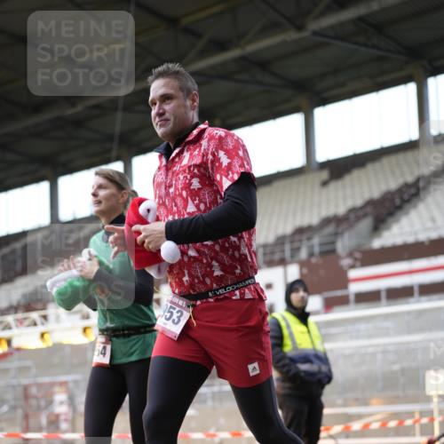 07.12.2025 - St. Pauli X-Mass-Run No. 15 Patografie http://msf.ph/oto/9374133 07.12.2025 12:07:54 Ziel 587, 849, 850, 1224, 1899, 2953, 2954, 3460, 3668, 3816, 3898, 3899, 4035, 4210, 4393, 4395, 4722, 4730 meine-sportfotos.de