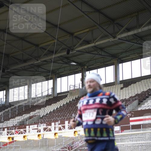 07.12.2025 - St. Pauli X-Mass-Run No. 15 Patografie http://msf.ph/oto/9374156 07.12.2025 12:08:13 Ziel 325, 334, 1224, 1940, 1943, 3397, 3609, 3861, 3867, 4212, 4213, 4214, 4215, 4269, 4271, 4272, 4292 meine-sportfotos.de