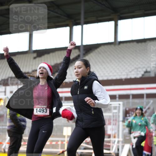 07.12.2025 - St. Pauli X-Mass-Run No. 15 Patografie http://msf.ph/oto/9374181 07.12.2025 12:08:19 Ziel 325, 334, 1493, 1514, 1940, 1943, 3397, 3609, 3861, 3867, 4212, 4213, 4214, 4215, 4269, 4271, 4272, 4292, 4711, 4712, 4717 meine-sportfotos.de