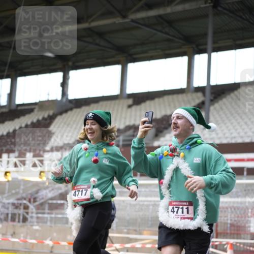 07.12.2025 - St. Pauli X-Mass-Run No. 15 Patografie http://msf.ph/oto/9374184 07.12.2025 12:08:21 Ziel 325, 334, 1493, 1514, 1940, 1943, 3141, 3397, 3609, 3861, 3867, 4212, 4213, 4214, 4215, 4269, 4271, 4272, 4292, 4711, 4712, 4717 meine-sportfotos.de