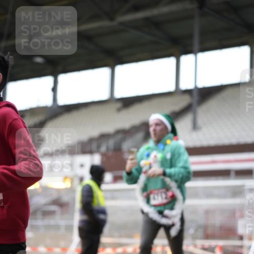 07.12.2025 - St. Pauli X-Mass-Run No. 15 Patografie http://msf.ph/oto/9374193 07.12.2025 12:08:23 Ziel 325, 334, 1493, 1514, 1940, 1943, 3141, 3397, 3609, 3861, 3867, 4212, 4213, 4214, 4215, 4269, 4271, 4272, 4292, 4711, 4712, 4717 meine-sportfotos.de