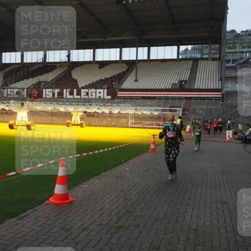 07.12.2025 - St. Pauli X-Mass-Run No. 15 Fabian Wolf http://msf.ph/oto/9374218 07.12.2025 09:59:29 Ziel 961, 1120, 2204, 2207, 2657, 4029 meine-sportfotos.de