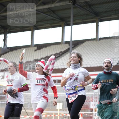 07.12.2025 - St. Pauli X-Mass-Run No. 15 Patografie http://msf.ph/oto/9374219 07.12.2025 12:08:38 Ziel 586, 1214, 1219, 1253, 1269, 1270, 2679, 2873, 2889, 2892, 3141, 3230, 3233, 3595, 3876, 4084, 4086, 4137, 4138, 4182, 4183, 4252, 4294, 4295, 4297, 4422, 4429, 4712 meine-sportfotos.de