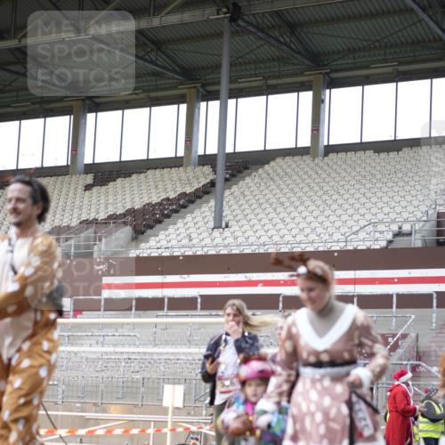 07.12.2025 - St. Pauli X-Mass-Run No. 15 Patografie http://msf.ph/oto/9374234 07.12.2025 12:08:43 Ziel 586, 1214, 1219, 1253, 1269, 1270, 1901, 2679, 2873, 2889, 2892, 3230, 3233, 3595, 3876, 4084, 4086, 4137, 4138, 4182, 4183, 4252, 4294, 4295, 4297, 4422, 4429, 4720 meine-sportfotos.de