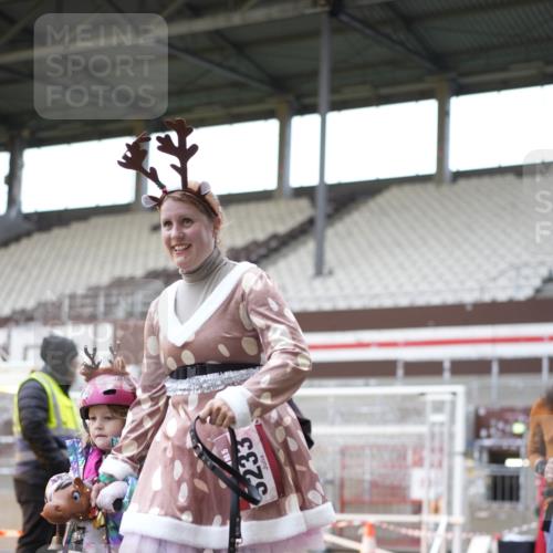 07.12.2025 - St. Pauli X-Mass-Run No. 15 Patografie http://msf.ph/oto/9374240 07.12.2025 12:08:44 Ziel 586, 1214, 1219, 1253, 1269, 1270, 1685, 1901, 2414, 2679, 2873, 2889, 2892, 3230, 3233, 3595, 3876, 4084, 4086, 4137, 4138, 4182, 4183, 4252, 4294, 4295, 4297, 4422, 4429, 4720 meine-sportfotos.de