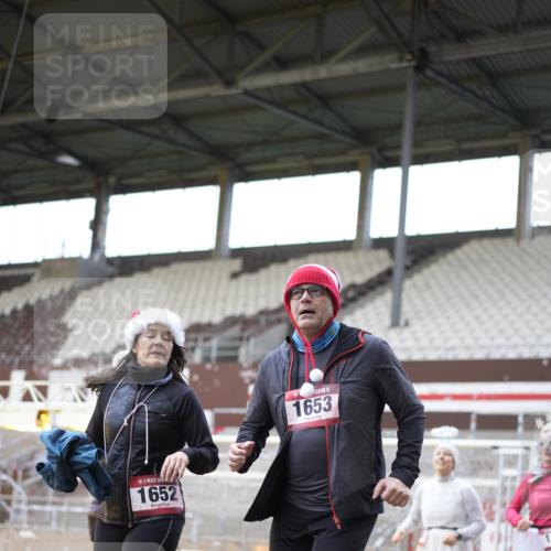 07.12.2025 - St. Pauli X-Mass-Run No. 15 Patografie http://msf.ph/oto/9374249 07.12.2025 12:08:52 Ziel 586, 643, 775, 807, 1269, 1270, 1405, 1652, 1653, 1685, 1901, 2414, 2731, 3230, 3233, 3876, 4086, 4137, 4138, 4294, 4295, 4297, 4429, 4720 meine-sportfotos.de