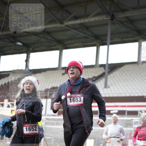 07.12.2025 - St. Pauli X-Mass-Run No. 15 Patografie http://msf.ph/oto/9374251 07.12.2025 12:08:52 Ziel 586, 643, 775, 807, 1269, 1270, 1405, 1652, 1653, 1685, 1901, 2414, 2731, 3230, 3233, 3876, 4086, 4137, 4138, 4294, 4295, 4297, 4429, 4720 meine-sportfotos.de