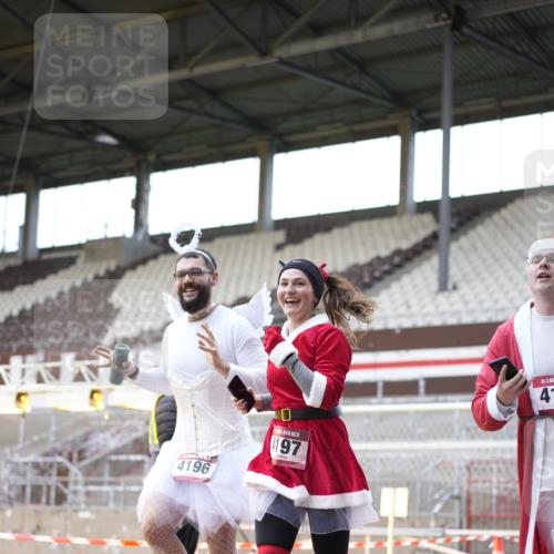 07.12.2025 - St. Pauli X-Mass-Run No. 15 Patografie http://msf.ph/oto/9374266 07.12.2025 12:09:06 Ziel 138, 643, 775, 807, 1405, 1652, 1653, 2009, 2731, 3538, 3947, 3955, 3966, 4196, 4197, 4198, 4267, 4282, 4283 meine-sportfotos.de