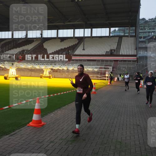 07.12.2025 - St. Pauli X-Mass-Run No. 15 Fabian Wolf http://msf.ph/oto/9374269 07.12.2025 09:59:38 Ziel 488, 910, 911, 961, 1763, 2204, 3513, 4029, 4051, 4052, 4465 meine-sportfotos.de
