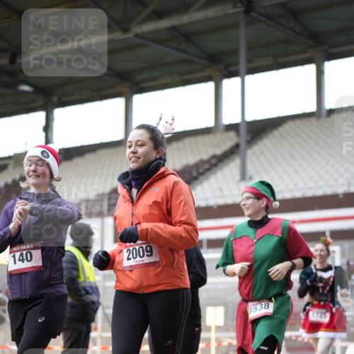 07.12.2025 - St. Pauli X-Mass-Run No. 15 Patografie http://msf.ph/oto/9374285 07.12.2025 12:09:11 Ziel 138, 775, 807, 1725, 1727, 2009, 3538, 3947, 3955, 3966, 4196, 4197, 4198, 4267, 4282, 4283 meine-sportfotos.de