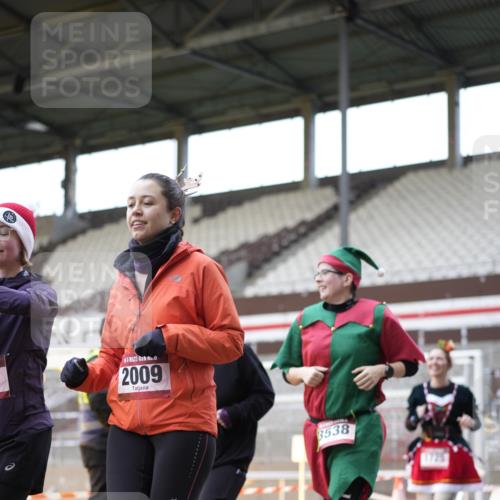 07.12.2025 - St. Pauli X-Mass-Run No. 15 Patografie http://msf.ph/oto/9374286 07.12.2025 12:09:11 Ziel 138, 775, 807, 1725, 1727, 2009, 3538, 3947, 3955, 3966, 4196, 4197, 4198, 4267, 4282, 4283 meine-sportfotos.de