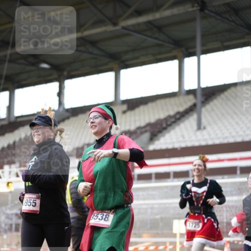 07.12.2025 - St. Pauli X-Mass-Run No. 15 Patografie http://msf.ph/oto/9374288 07.12.2025 12:09:12 Ziel 138, 1725, 1727, 2009, 3538, 3947, 3955, 3966, 4196, 4197, 4198, 4267, 4282, 4283 meine-sportfotos.de