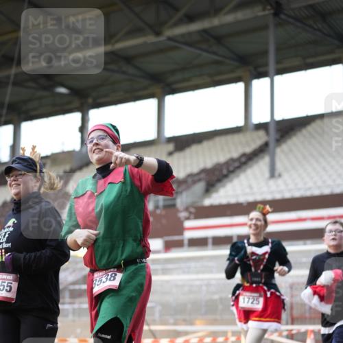 07.12.2025 - St. Pauli X-Mass-Run No. 15 Patografie http://msf.ph/oto/9374290 07.12.2025 12:09:12 Ziel 138, 1725, 1727, 2009, 3538, 3947, 3955, 3966, 4196, 4197, 4198, 4267, 4282, 4283 meine-sportfotos.de
