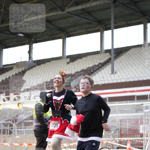 07.12.2025 - St. Pauli X-Mass-Run No. 15 Patografie http://msf.ph/oto/9374292 07.12.2025 12:09:13 Ziel 138, 1725, 1727, 2009, 3538, 3947, 3955, 3966, 4196, 4197, 4198, 4267, 4282, 4283 meine-sportfotos.de